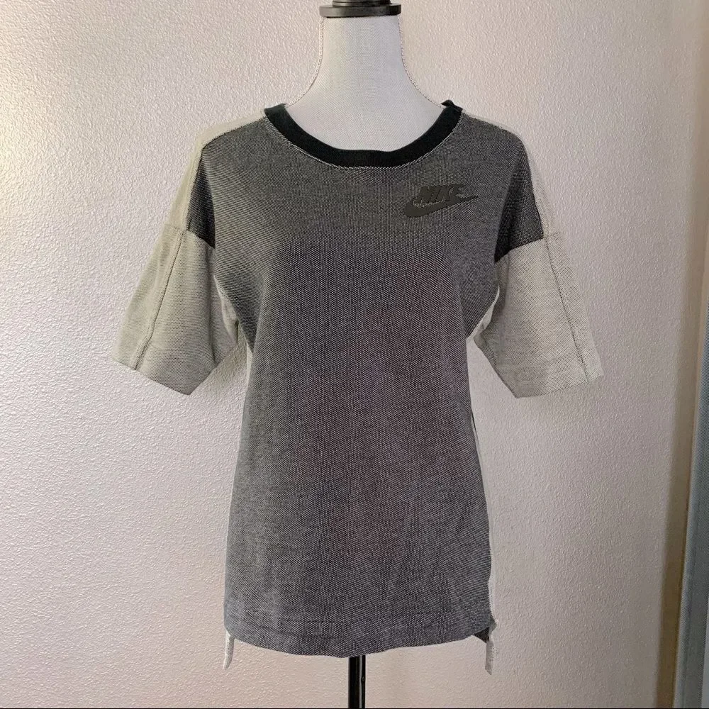 NIKE short sleeve shirt